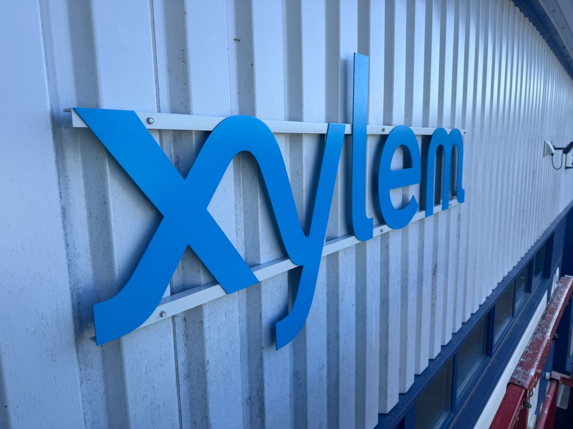 Signmakers-UK-Shop-Front-Signs-1--(1)